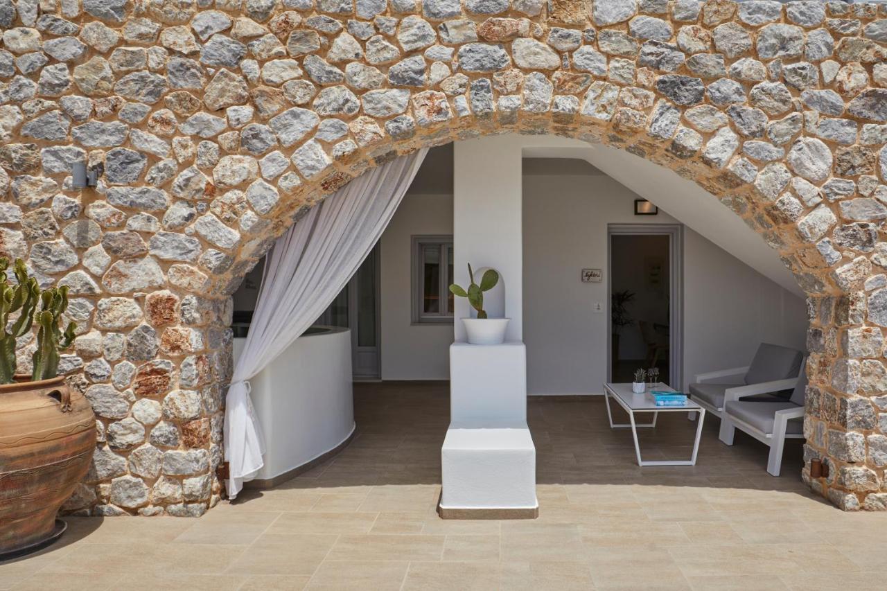 Orabel Santorini (adults Only) Apartahotel 4*